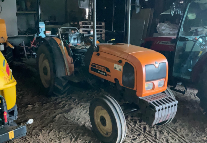 Fructus 130 RENAULT Tracteur agricole