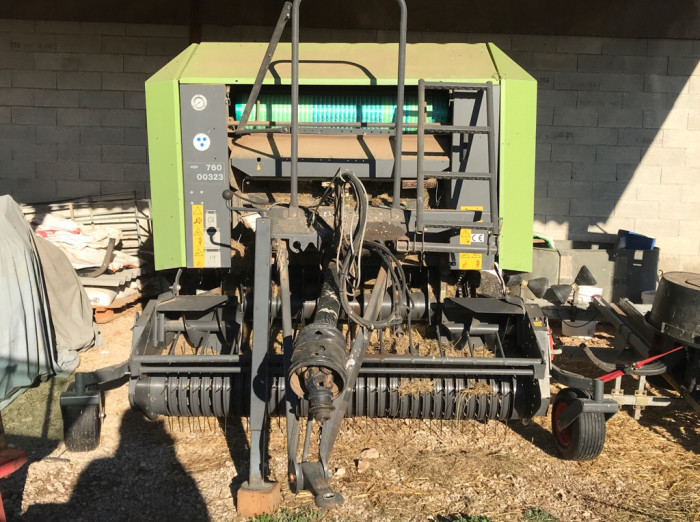 ROLLANT 340 RF CLAAS Récolte fourrages